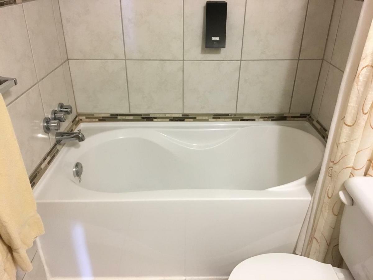 Le Sabre Motel 2*